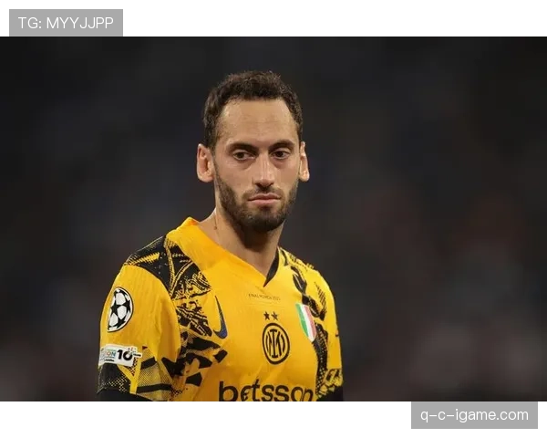 恰尔汗奥卢冲击新荣誉,土耳其足坛传奇之路再添亮色 恰尔汗奥卢冲击新荣誉,土耳其足坛传奇之路再添亮色