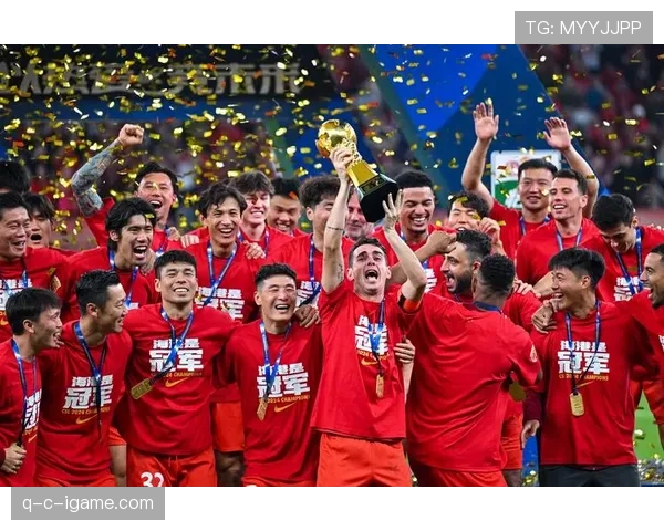 上海海港成功卫冕,迎来历史性时刻,状态回暖引关注 上海海港成功卫冕,迎来历史性时刻,状态回暖引关注