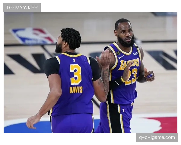 戴维斯状态回暖，助国家队强势挺进国际赛场表现抢眼