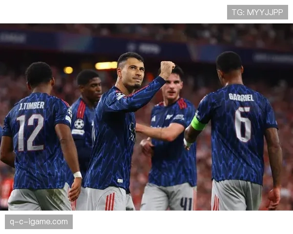 马丁内利在顶级边锋竞争中的位置争夺分析